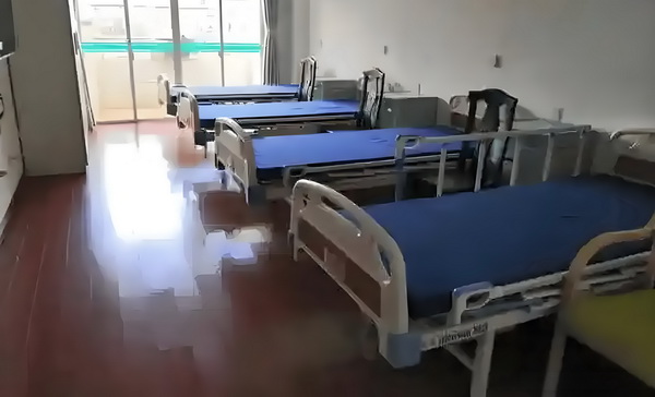 嫡女不吃回头草：绝爱狼妻